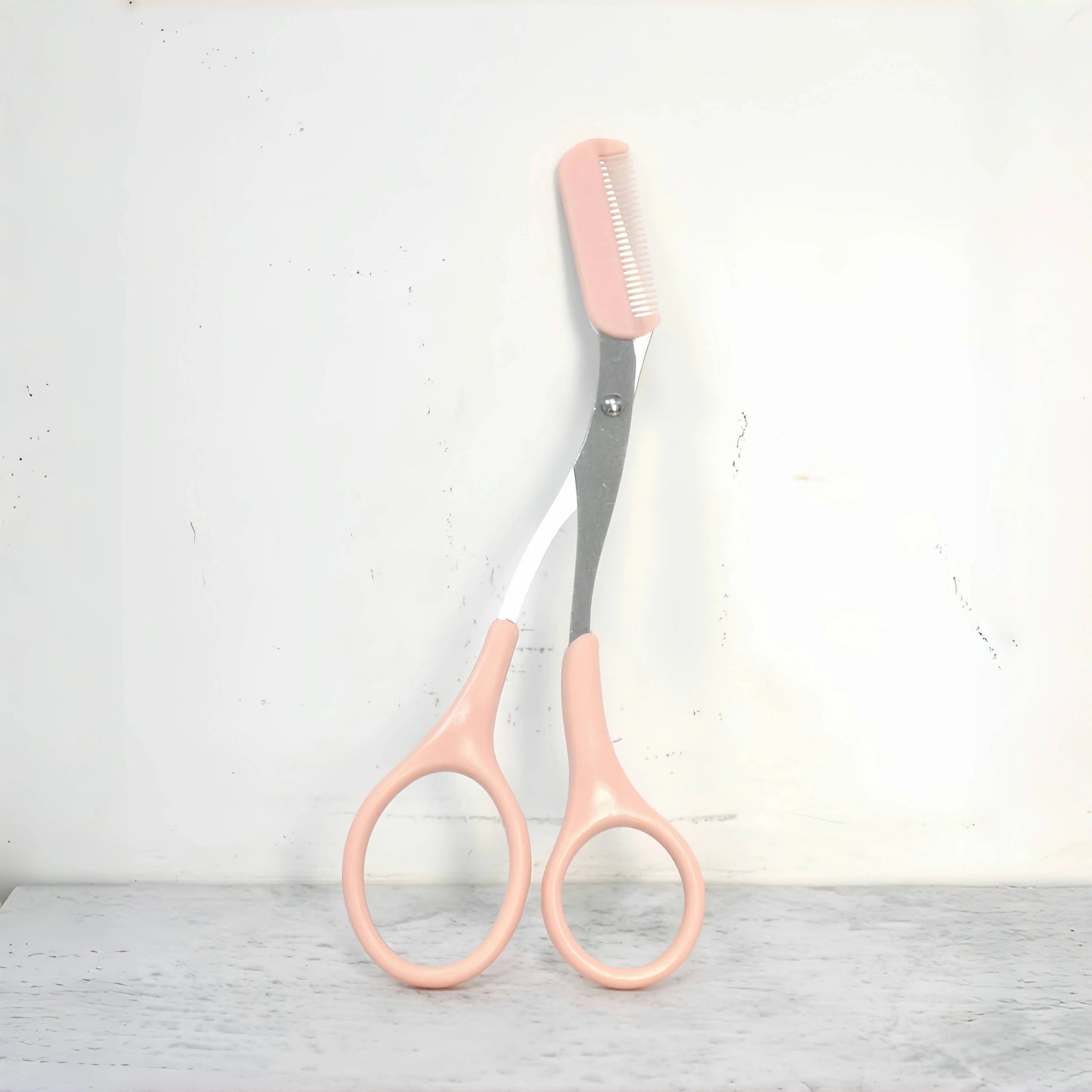 Eyebrow scissor trimmer