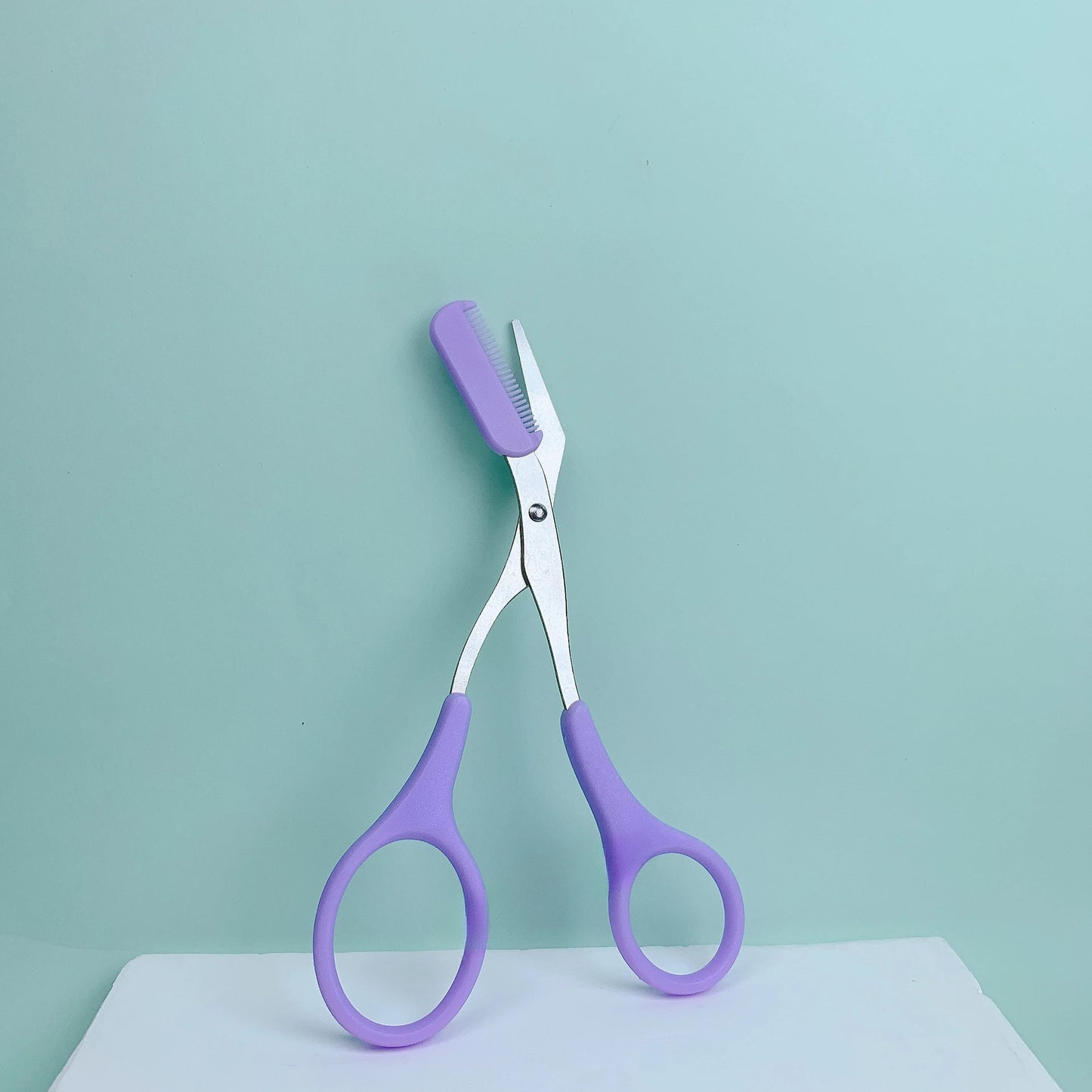 Eyebrow scissor trimmer
